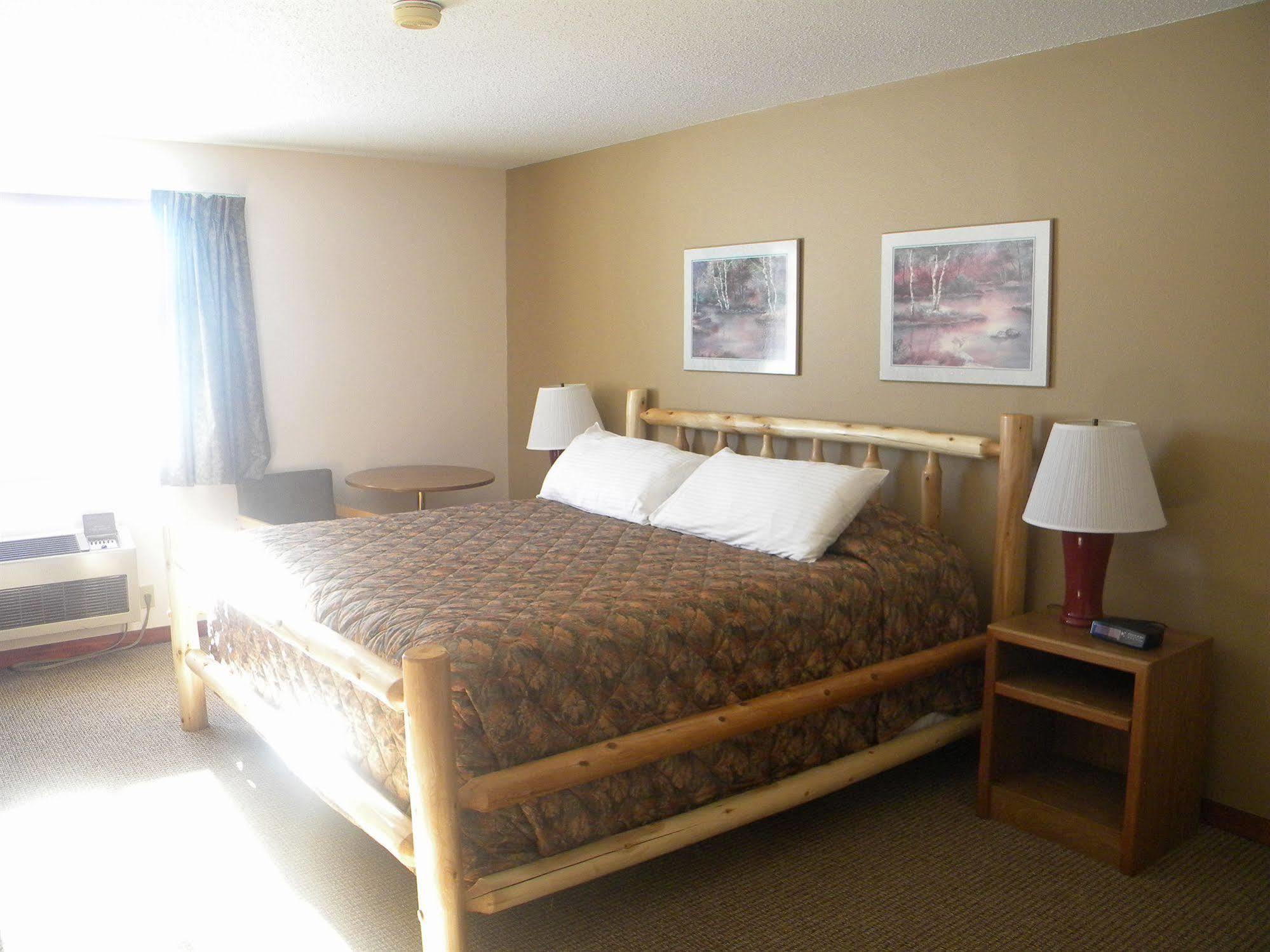 Nisswa Inn And Suites Exterior photo
